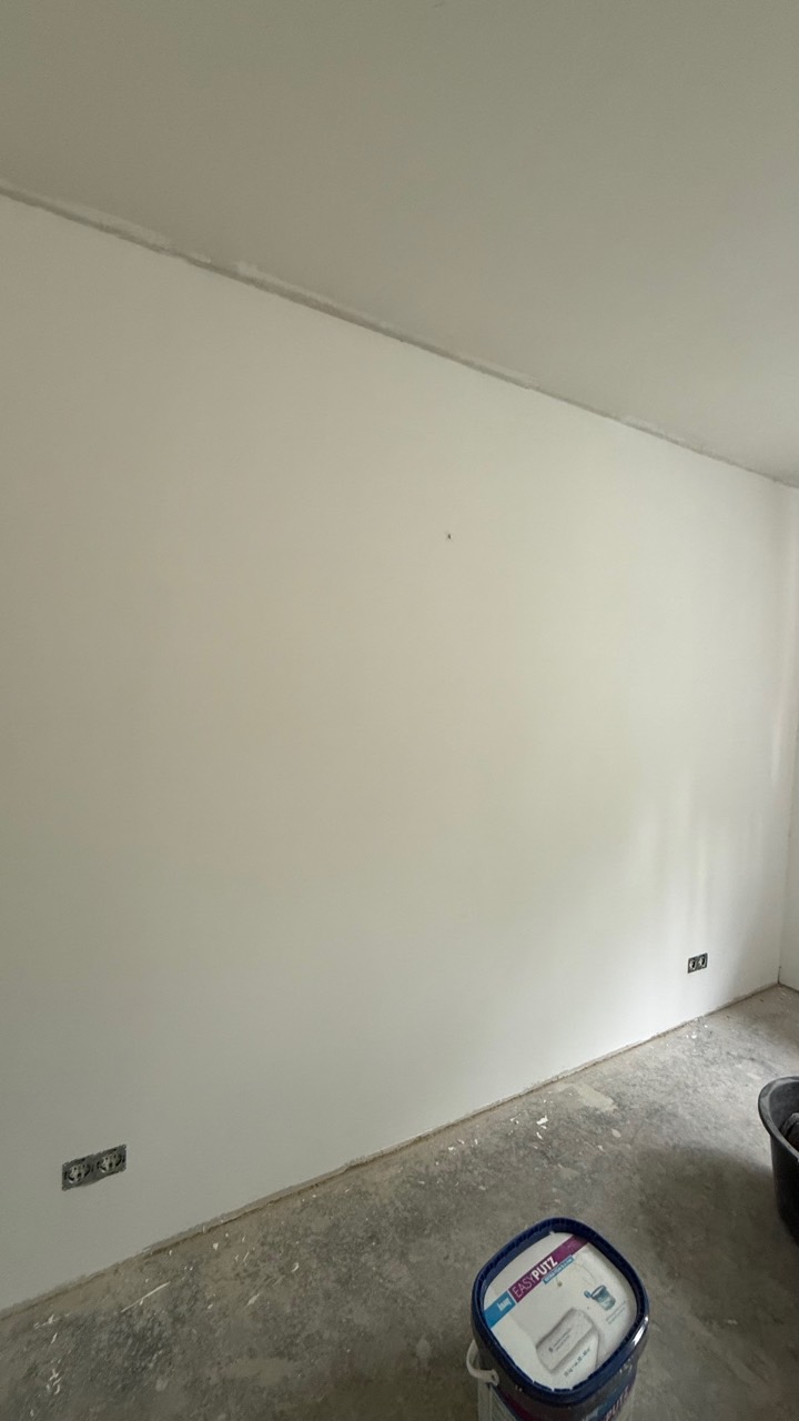 Trockenbau in Ratingen NRW mit fertig gespachtelter Wandfläche