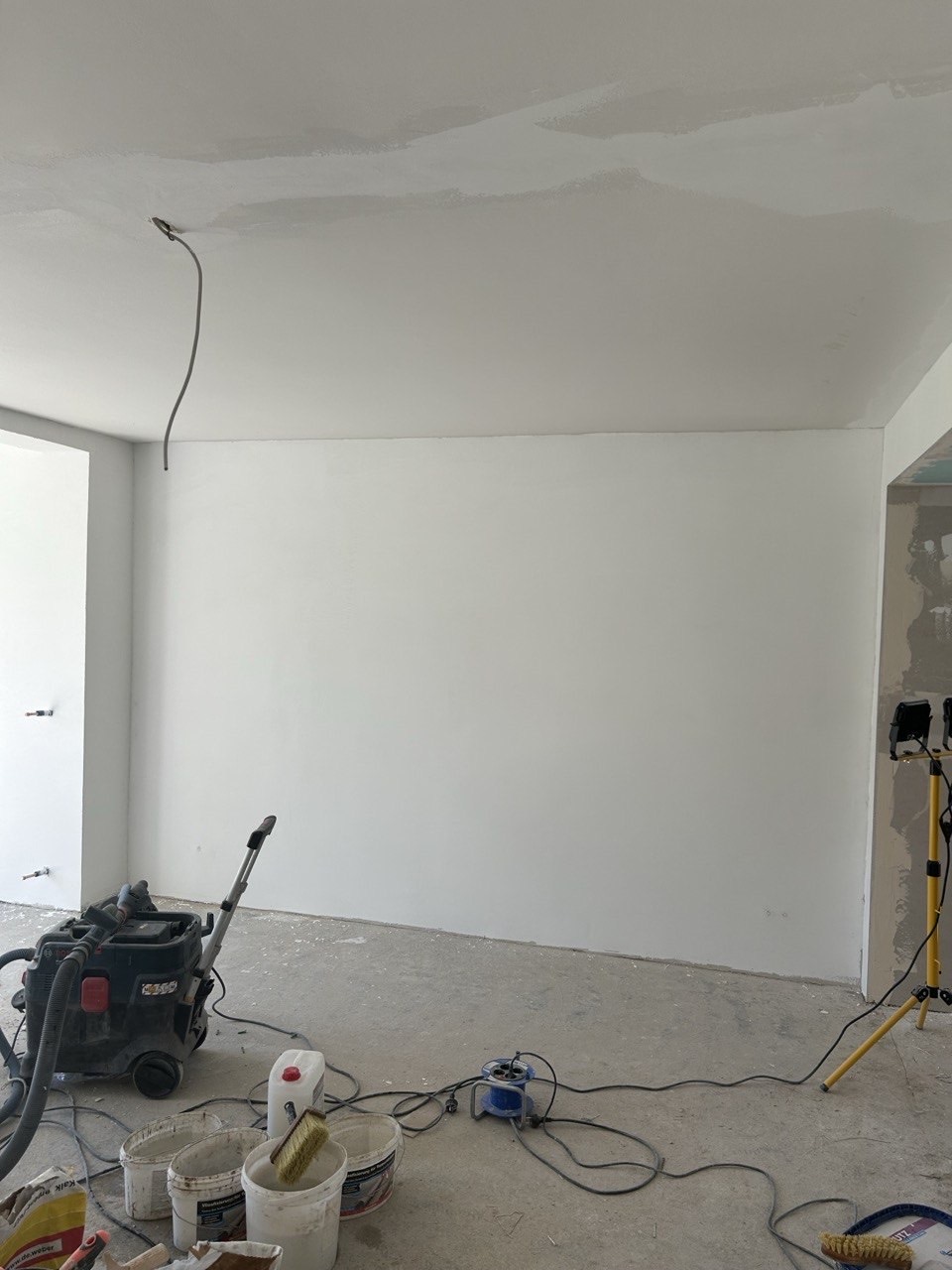 Innenausbau in Ratingen NRW während Spachtelarbeiten