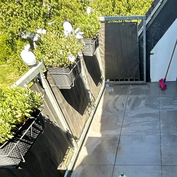 Balkon auf Stelzlagern in Moers nach der Verlegung